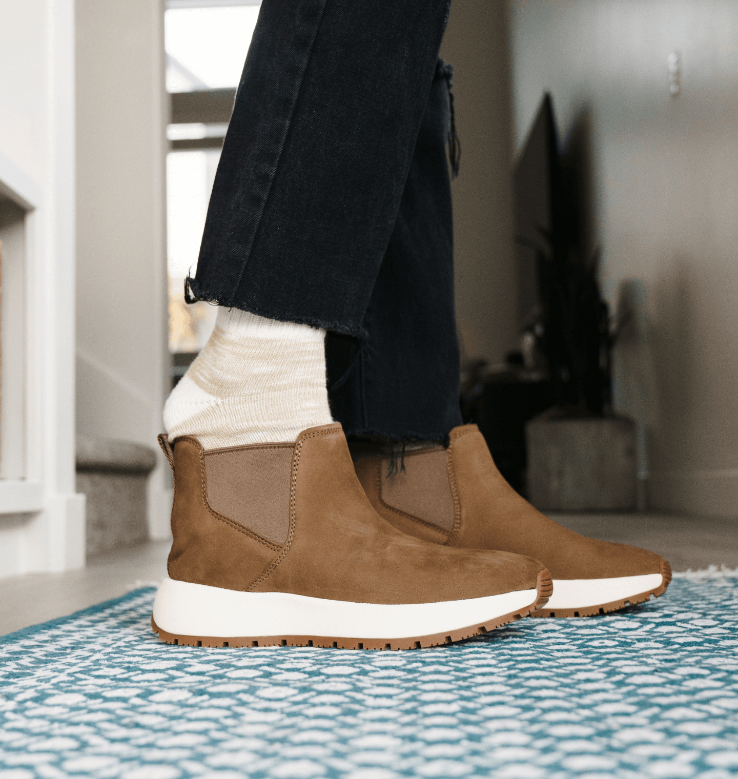 Boots vs shoes: What are some differences & similarities?