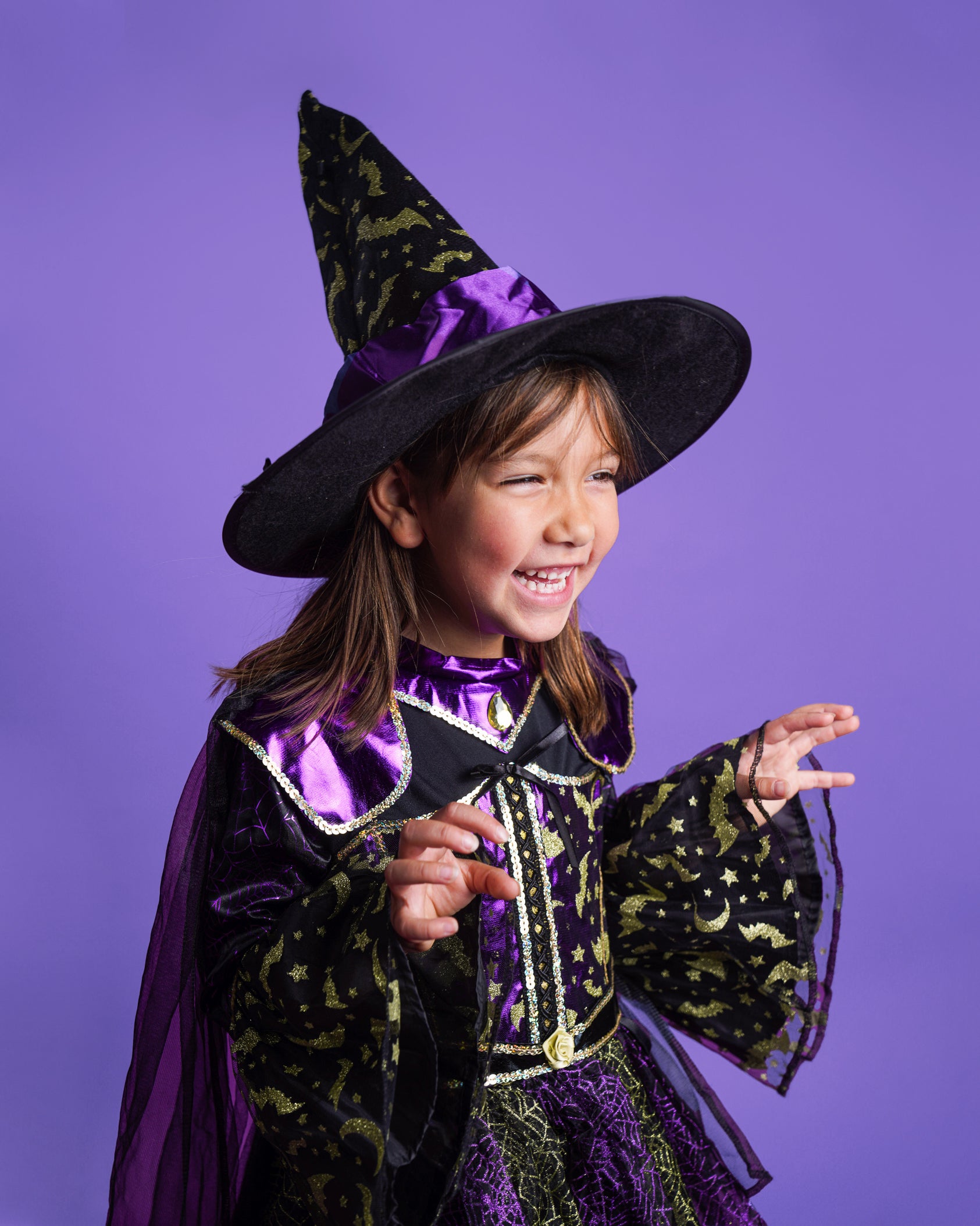 Halloween Costume Contest! Join us for some Kizik fun.