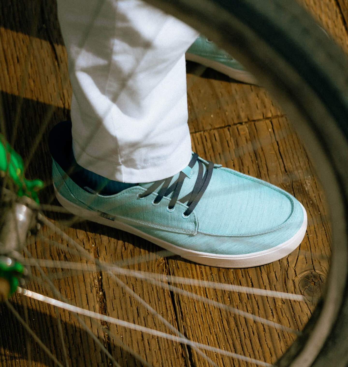 What Shoes To Wear With Linen Pants?